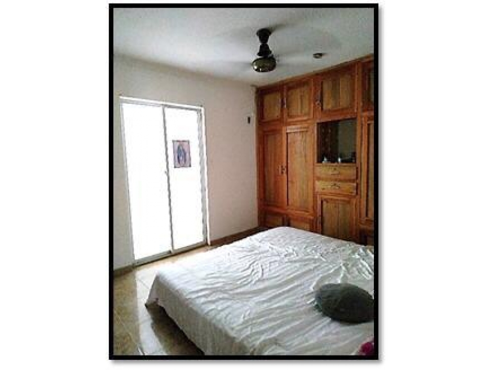 SE VENDE CASA EN LA CASTELLANA — foto 4