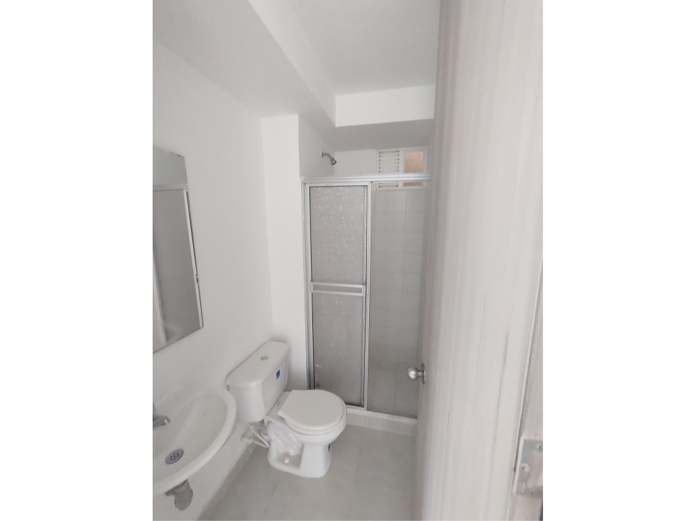 APARTAMENTO EN VENTA EN LA CASTELLANA PRIMER PISO — foto 2