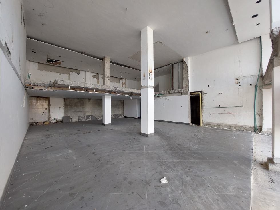 LOCAL COMERCIAL EN ARRIENDO - CENTRO - 4