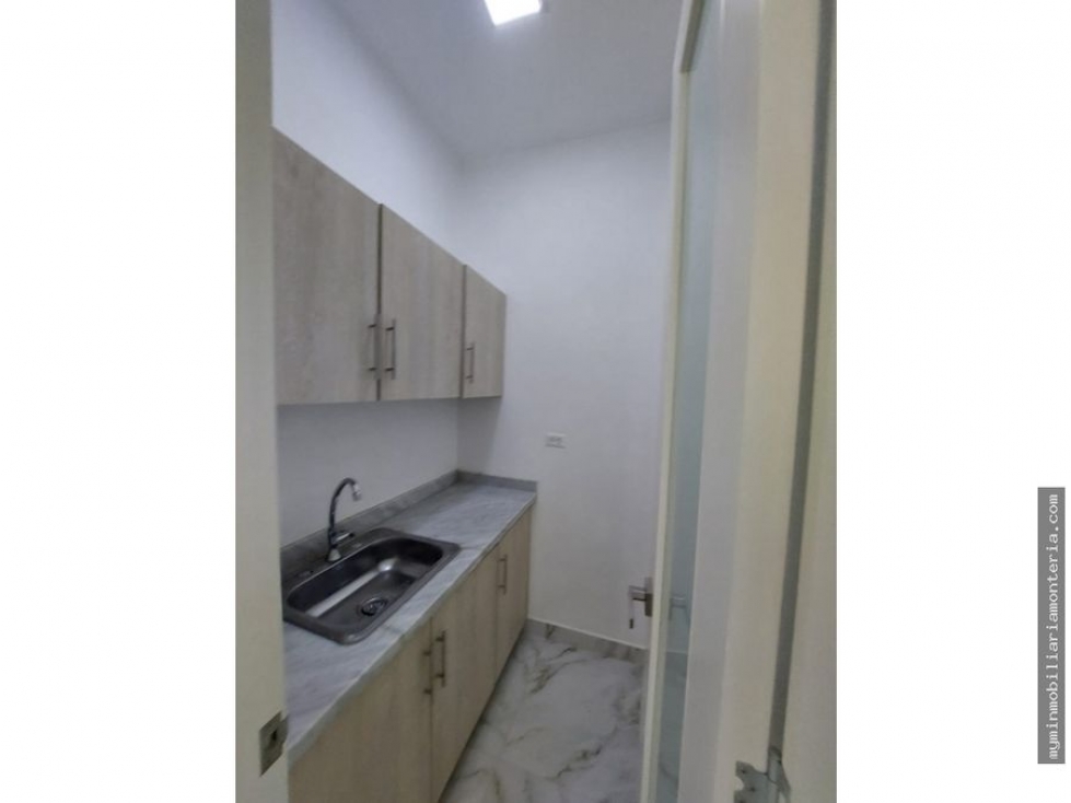 SE VENDE AMPLIO CONSULTORIO EN PLACES MALL - 6