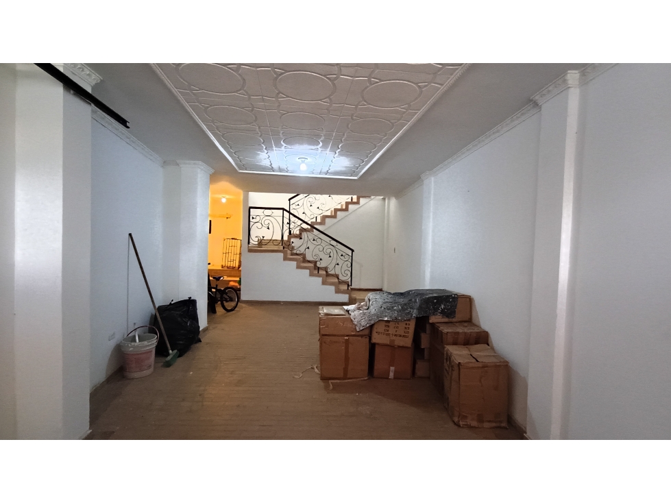 CASA BIFAMILIAR EN VENTA O ARRIENDO - B/ PASATIEMPO - 2