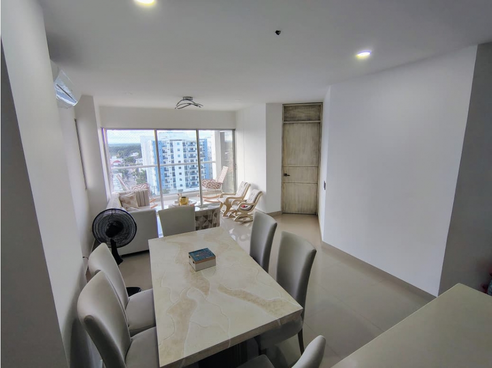 SE VENDE APARTAMENTO AMPLIO EN LA CASTELLANA — foto 3