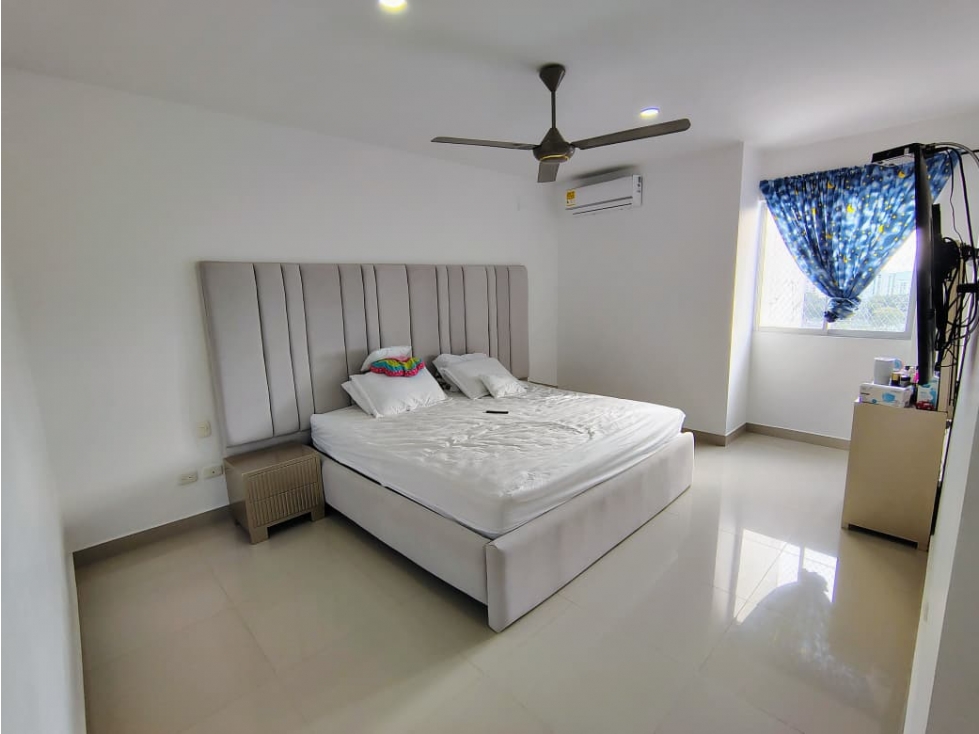 SE VENDE APARTAMENTO AMPLIO EN LA CASTELLANA — foto 5