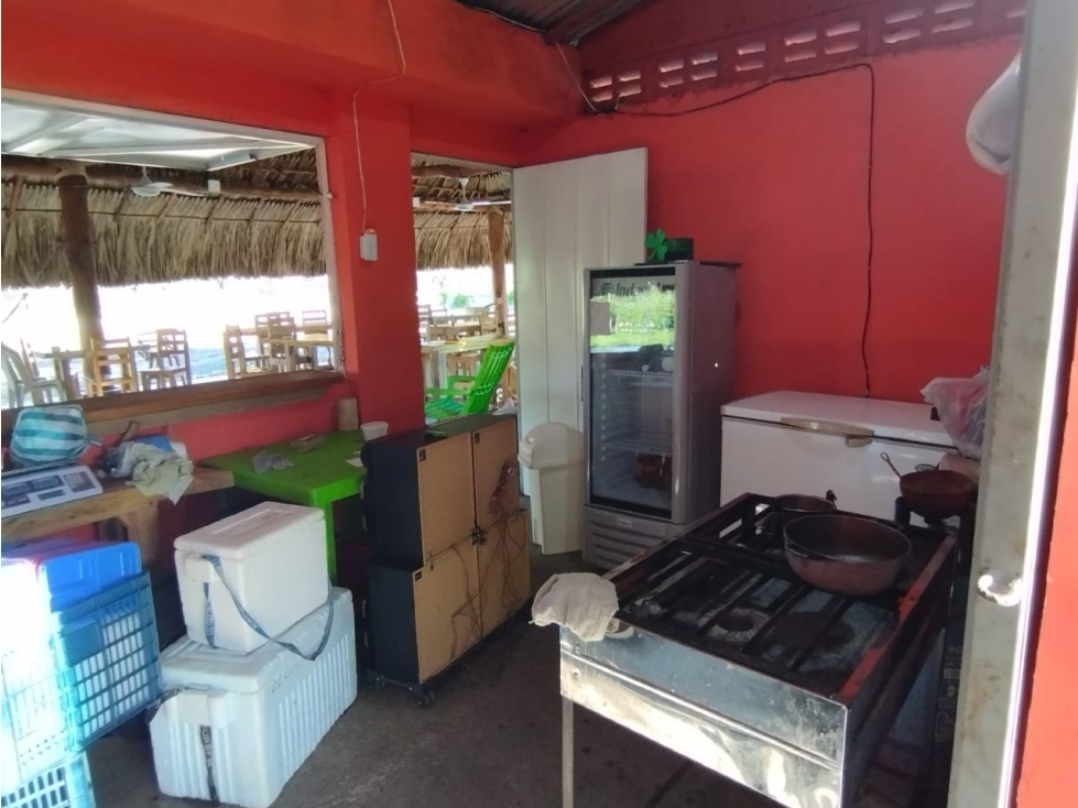 VENDE CASA FINCA MAS LOCALES COMERCIALES KM 12 - 3