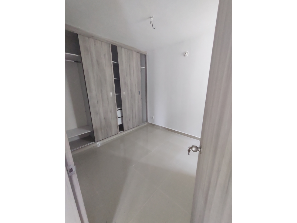 APARTAMENTO EN VENTA EN LA CASTELLANA PRIMER PISO — foto 3