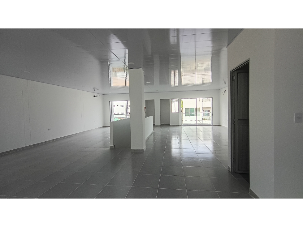 LOCAL COMERCIAL EN ARRIENDO CERCA A LA CIRCUNVALAR - FLORESTA - 5