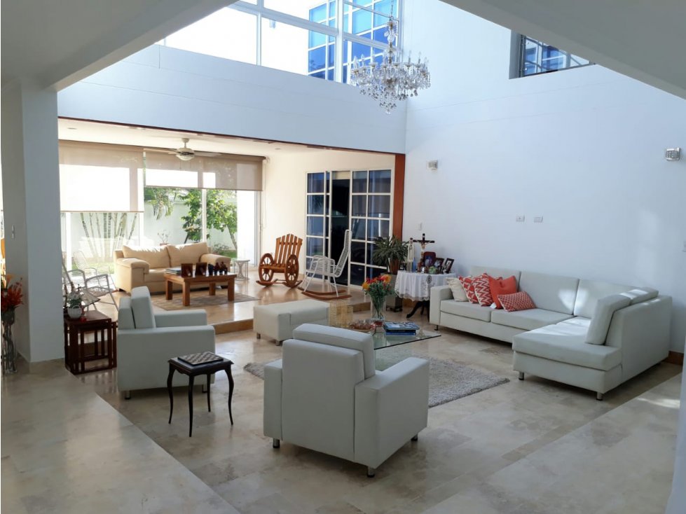 VENDE CASA EN EL RECREO CERCA AL CLUB CAMPESTRE
