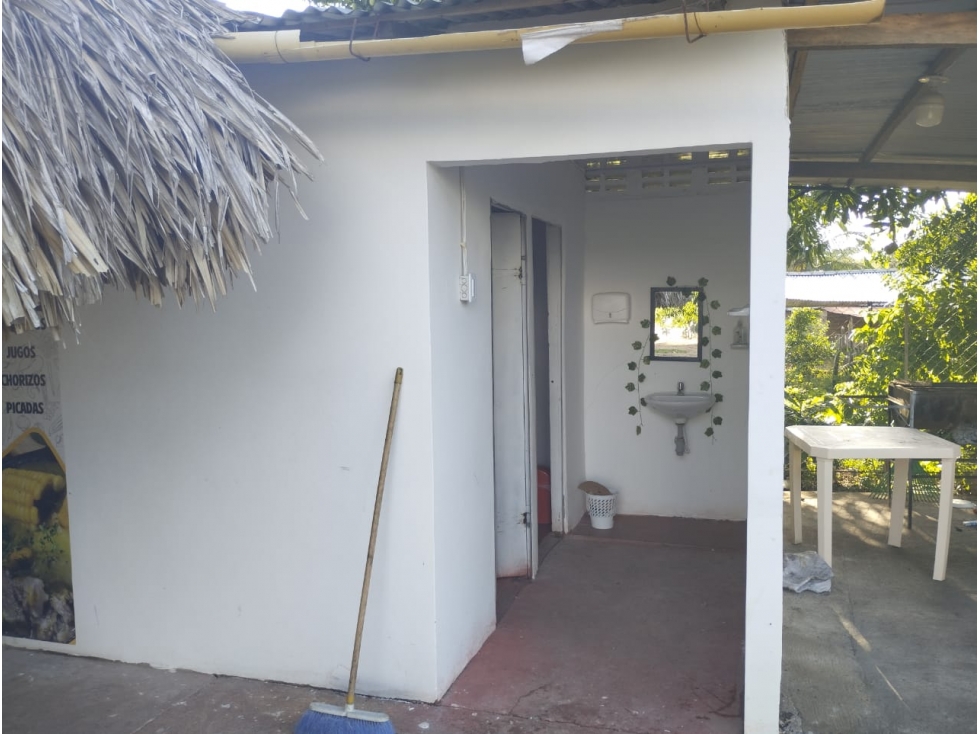 VENDE CASA FINCA MAS LOCALES COMERCIALES KM 12 - 4
