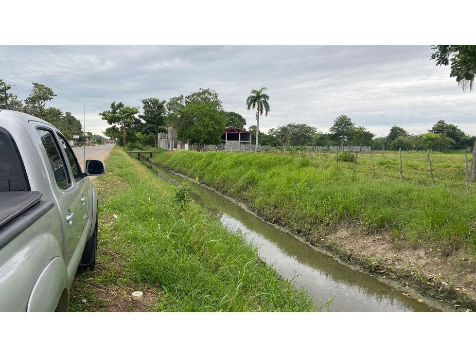LOTES FRENTE AL NUEVO CENTRO COMERCIAL DE MONTERIA CERCA A PICACHO — foto 3
