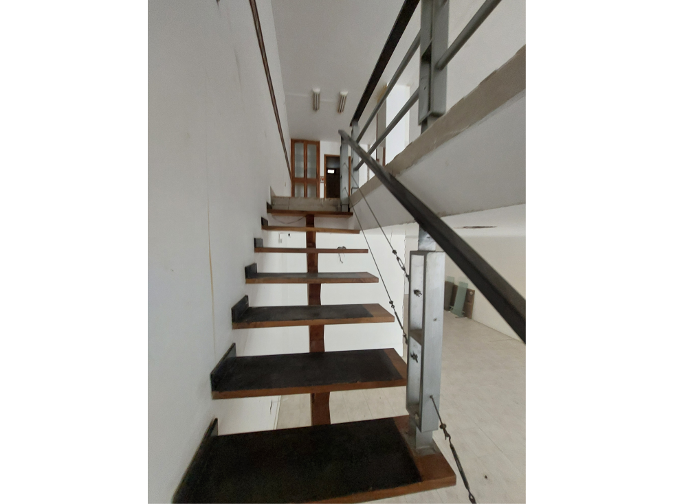 LOCAL COMERCIAL EN ARRIENDO - CENTRO - 6