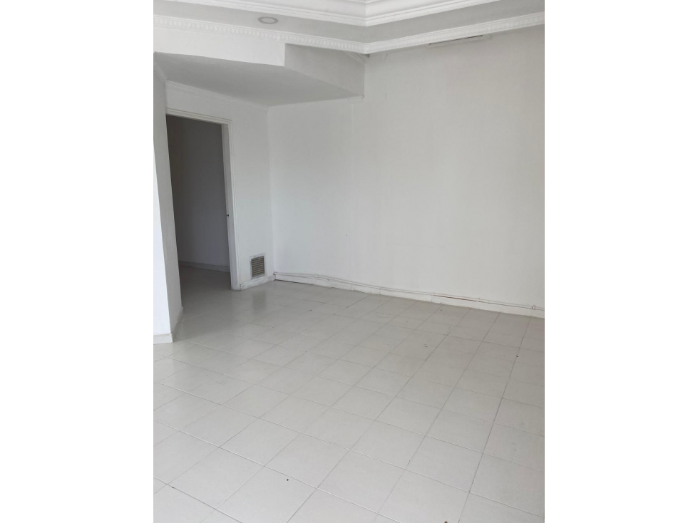 LOCAL EN ARRIENDA CERCA AL SENA — foto 4