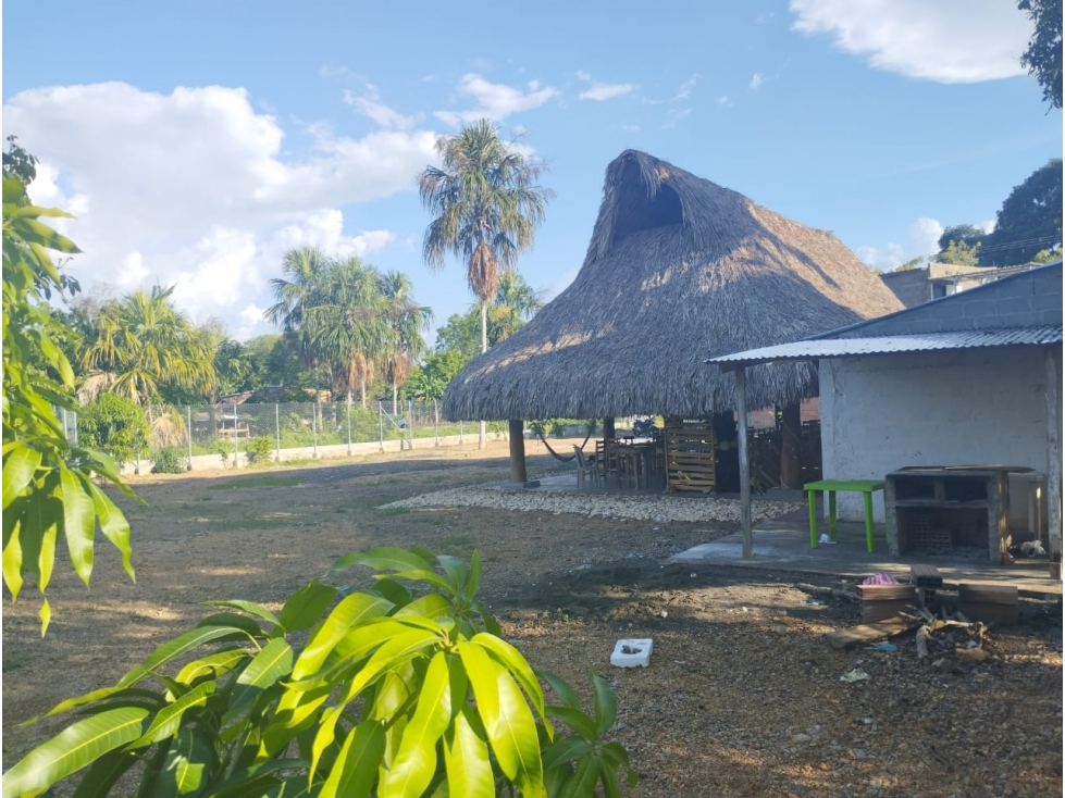 VENDE CASA FINCA MAS LOCALES COMERCIALES KM 12 - 5