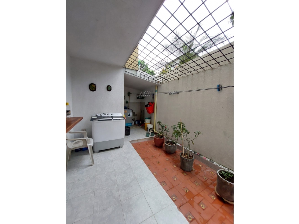 CASA EN VENTA CERCA AL CENTRO COMERCIAL ALAMEDAS DEL SINU - 5
