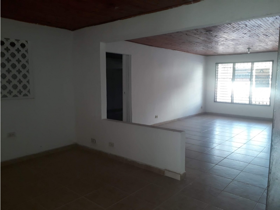 CASA EN ARRIENDO EN EL CENTRO PARA USO COMERCIAL - 4