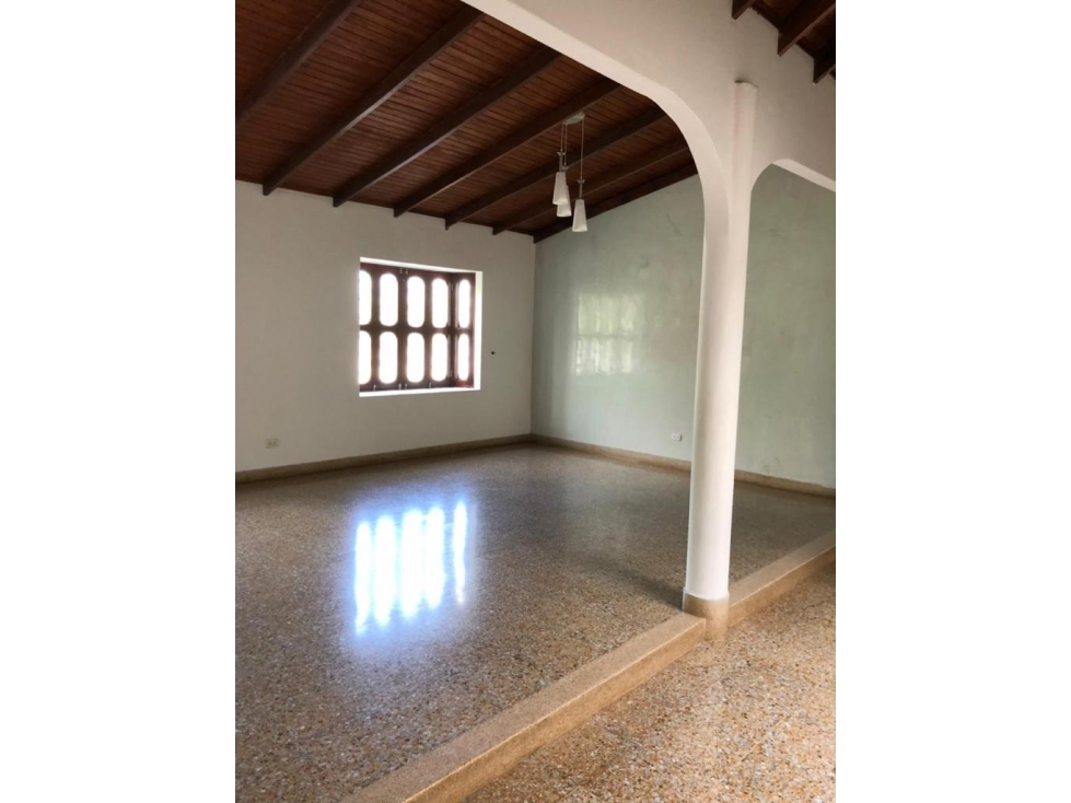 VENDE CASA SECTOR COMERCIAL Y RESIDENCIAL - 4