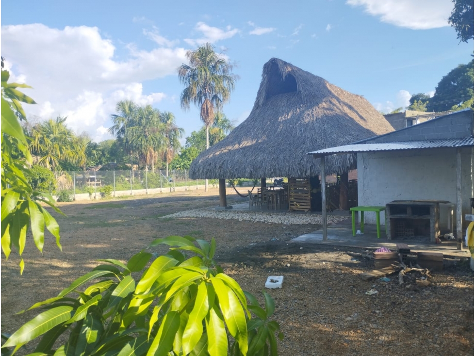 VENDE CASA FINCA MAS LOCALES COMERCIALES KM 12 - 6