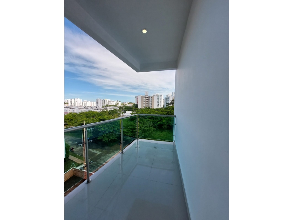 SE VENDE APARTAMENTO EN LA CASTELLANA — foto 3