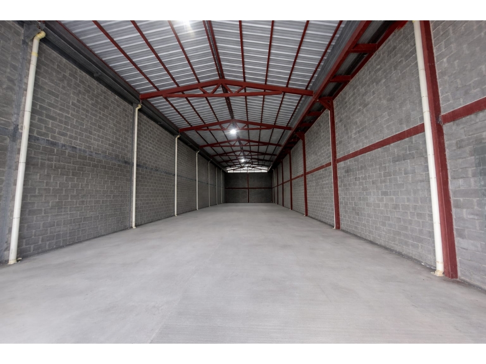 BODEGA EN ARRIENDO CERCA A LA UPB - 4