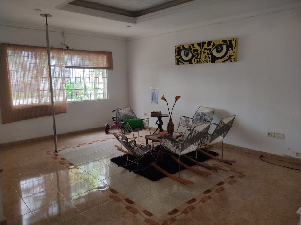 SE VENDE CASA EN LA CASTELLANA