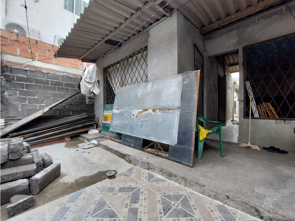 CASA LOTE CON MEJORA EN EL CENTRO DE MONTERÍA