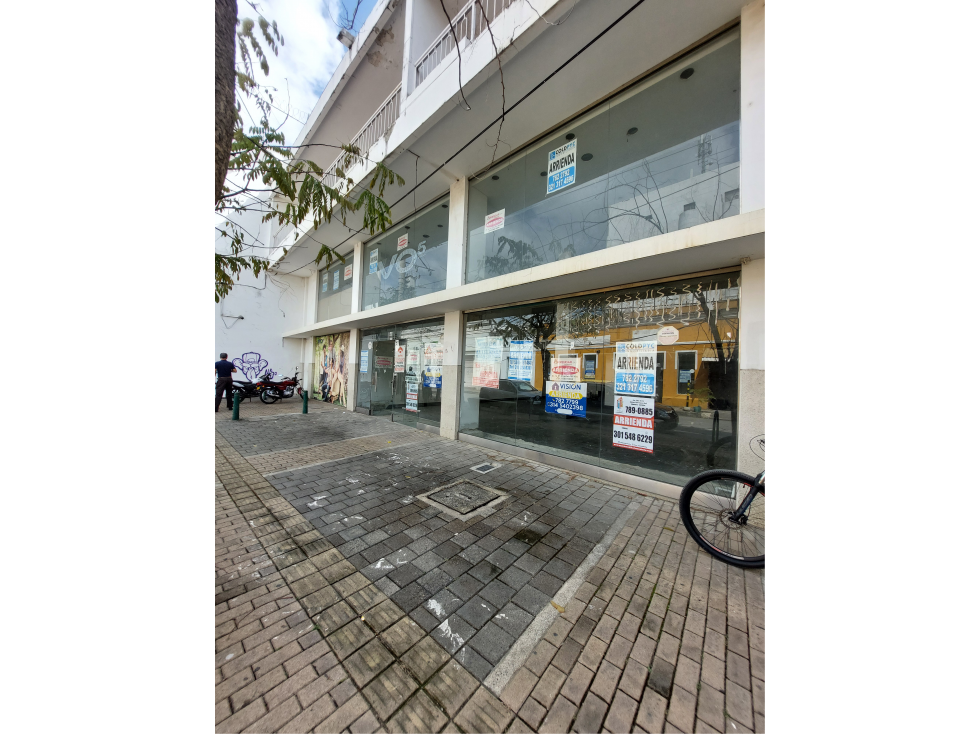 LOCAL COMERCIAL EN ARRIENDO - CENTRO - 2