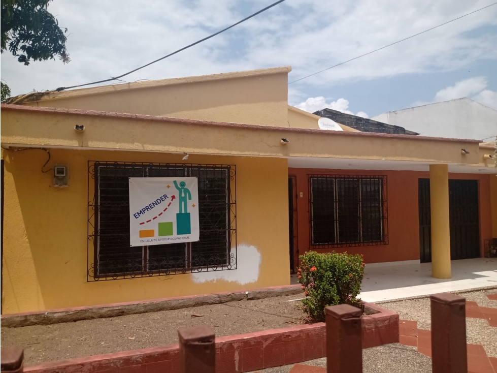 CASA EN ARRIENDO EN EL CENTRO PARA USO COMERCIAL - 3