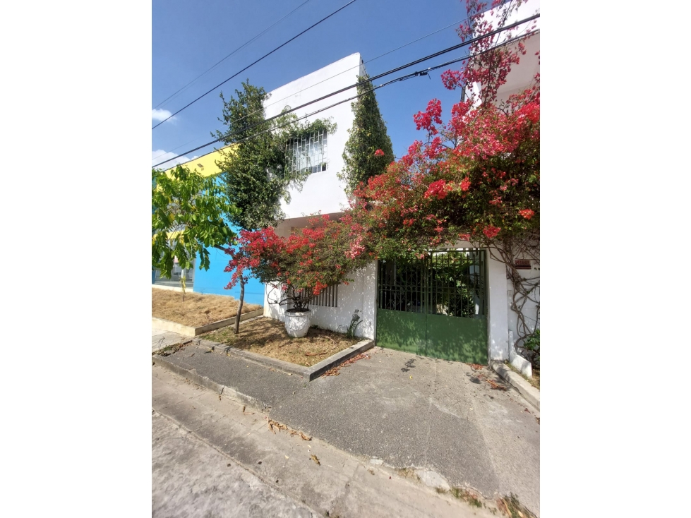CASA EN VENTA EN B/ URBINA