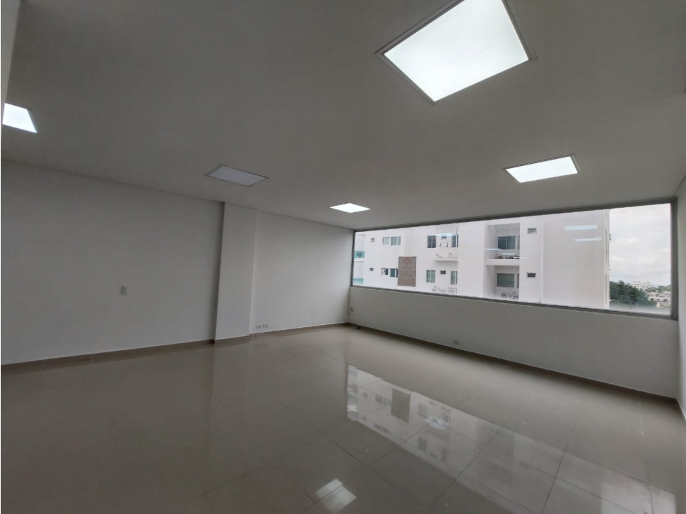 OFICINA + PARQUEADERO EN VENTA SEXTA AVENIDA - 5
