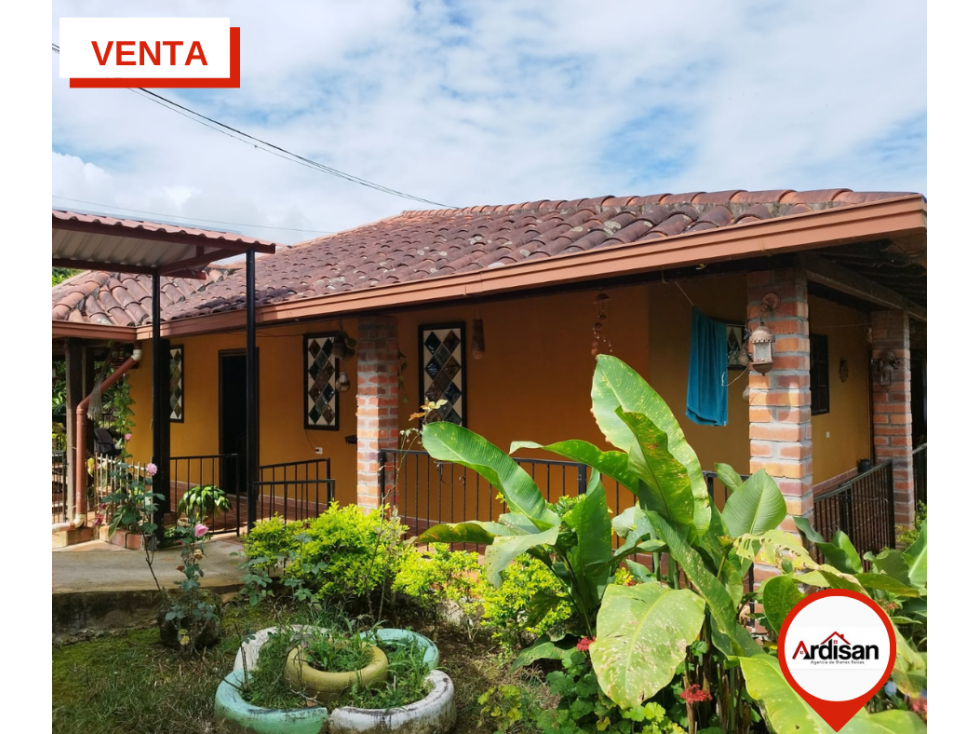 FINCA SEMIPLANA - 2 HECTÁREA 1.211 M2 (556 m2 de construcción) - 2