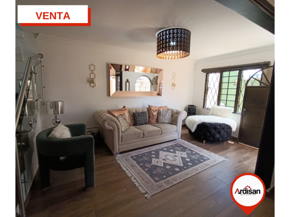 LINDA CASA CENTRAL DE DOS PISOS EN CONJUNTO PRIVADO - 3