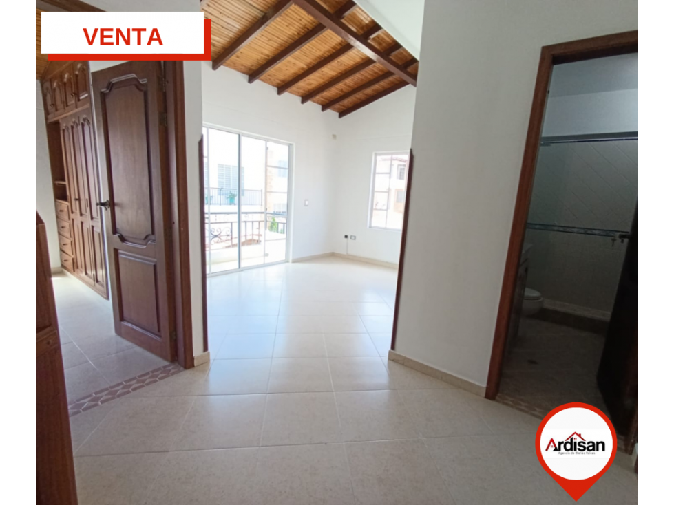 AMPLIA CASA DE TRES NIVELES EN EXCLUSIVO CONDOMINIO DEL SOCORRO - 4