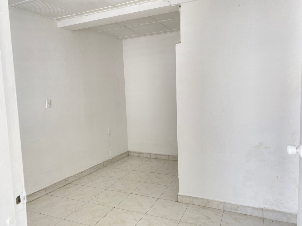 ARRIENDO LOCAL COMERCIAL CENTRAL - 5