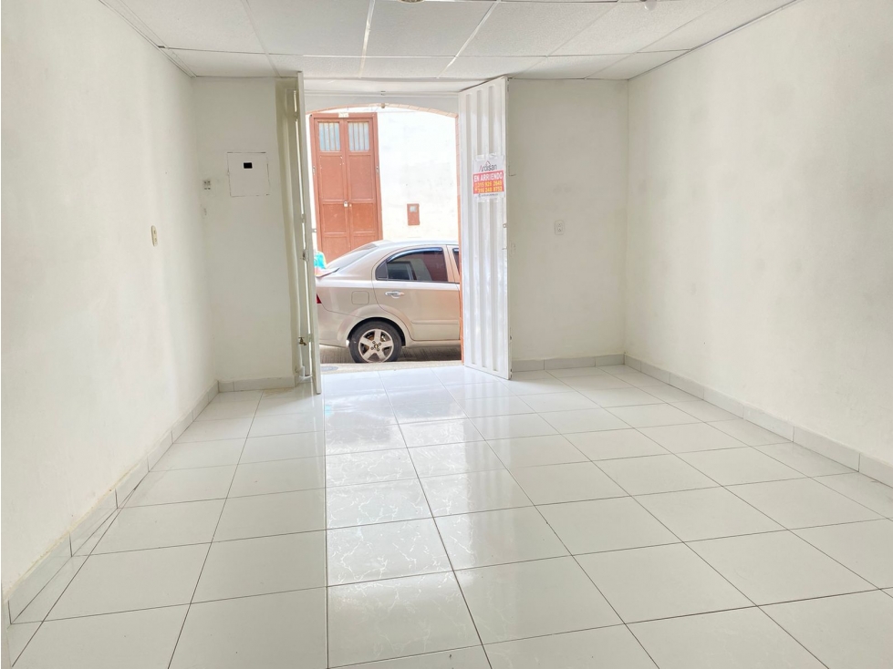 ARRIENDO LOCAL COMERCIAL CENTRAL AMPLIO - 3