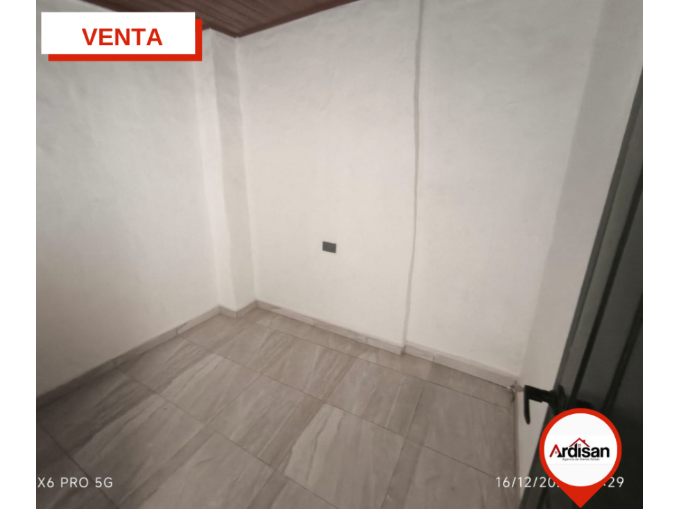 CASA CENTRAL CERCA A LA AVENIDAD NACIONAL — foto 3