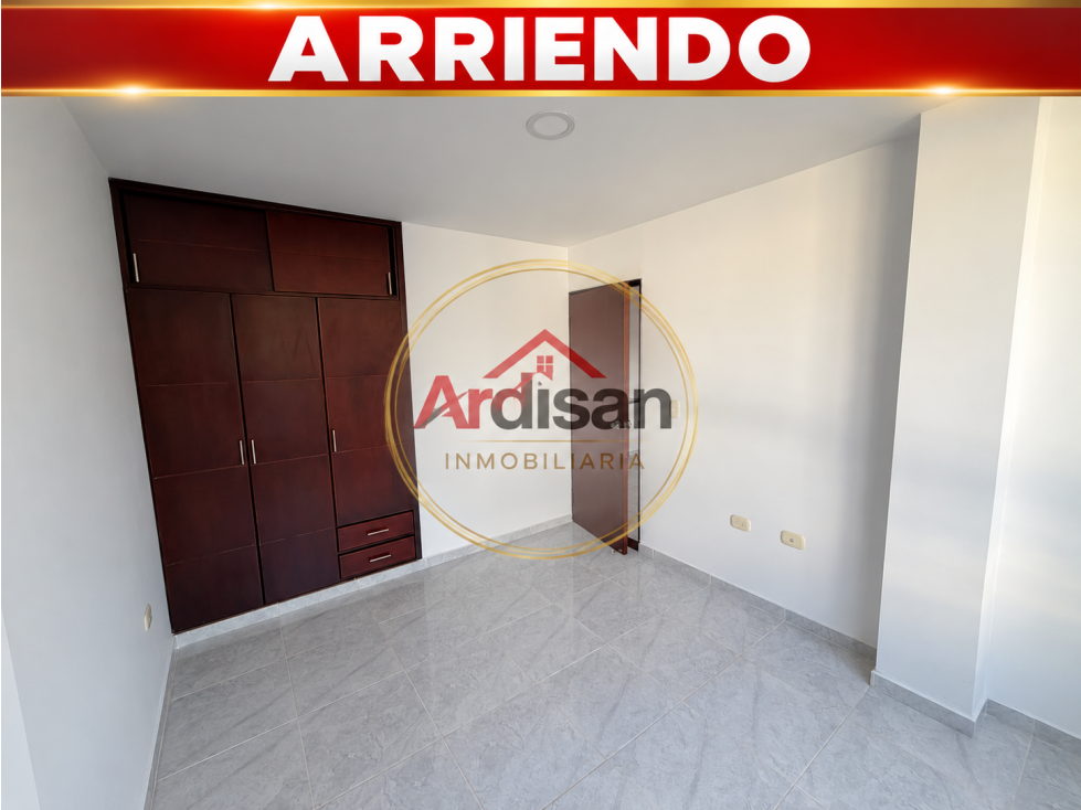 ARRIENDO APARTAMENTO A 4 CUADRAS DE LA UNIVERSIDAD LIBRE — foto 4