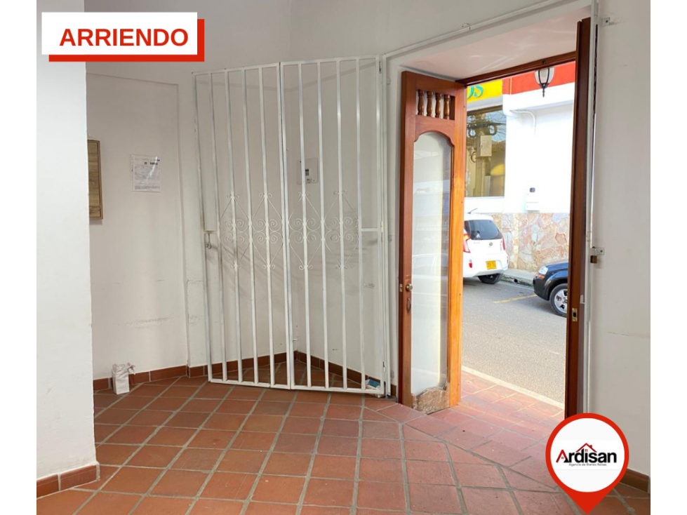 ARRIENDO LOCAL COMERCIAL CENTRAL - 6