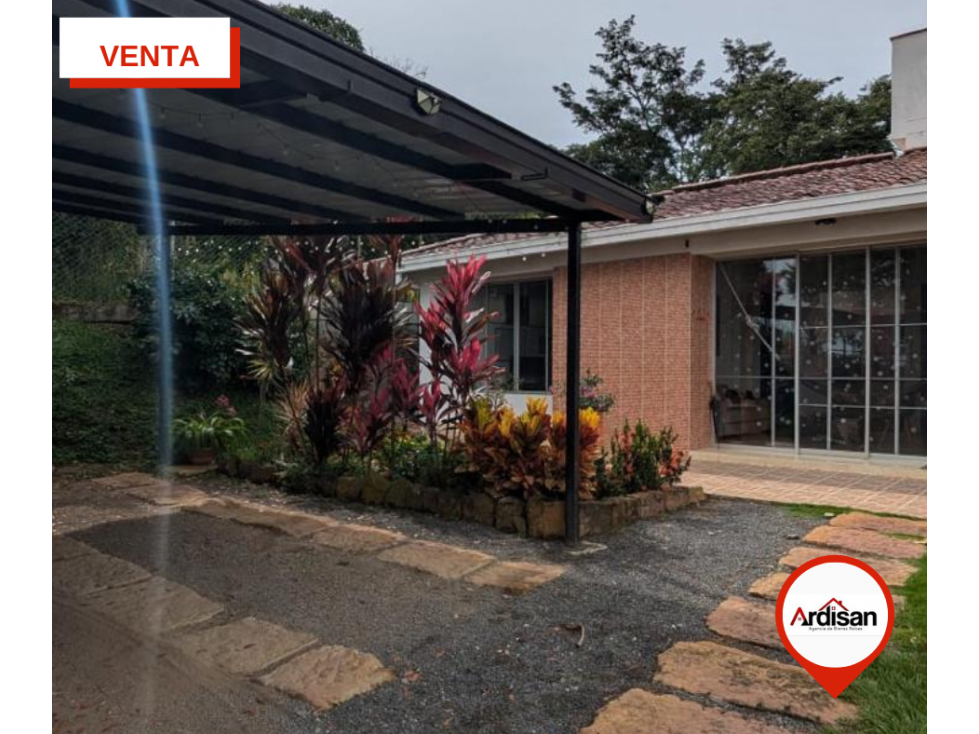 PRECIOSA CASA CAMPESTRE CON ZONAS VERDES — foto 3