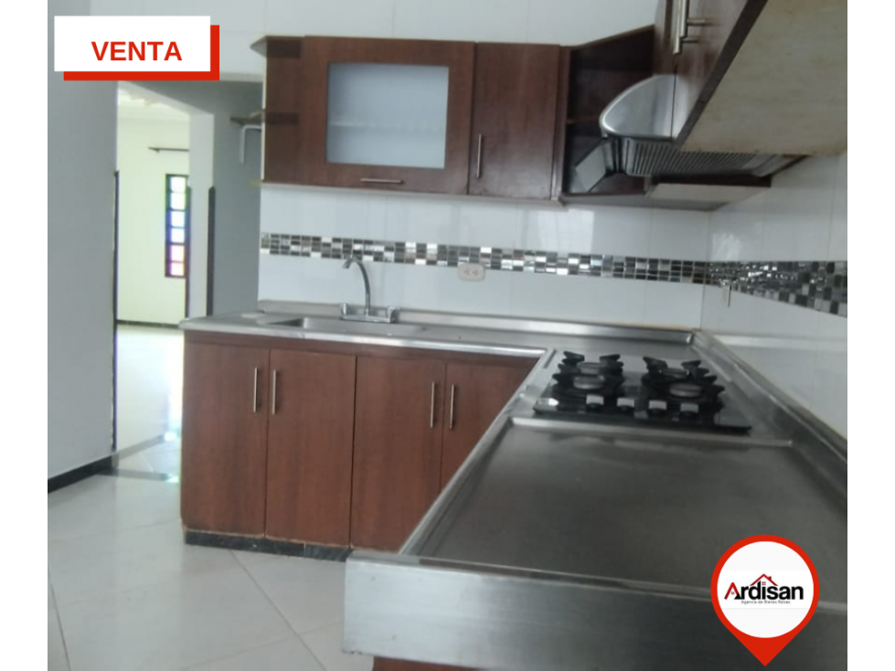 CASA DE DOS PISOS EN URBANIZACION - 6