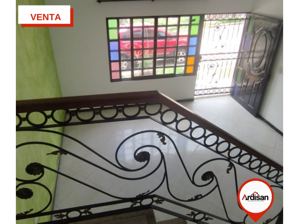 CASA DE DOS PISOS EN URBANIZACION - 2