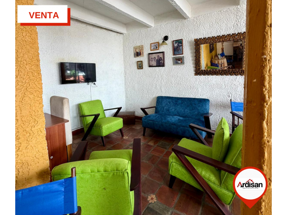 CASA CENTRAL DE DOS PISOS EN CONJUNTO CERRADO — foto 2