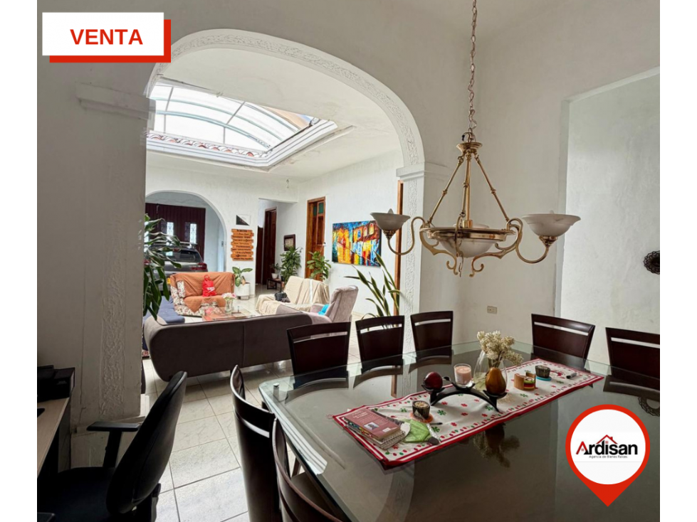 CASA AMPLIA CENTRAL DE 10MTS DE FRENTE X 31MTS DE FONDO - 2