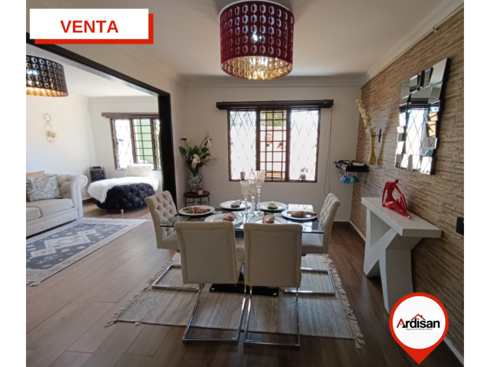 LINDA CASA CENTRAL DE DOS PISOS EN CONJUNTO PRIVADO - 4