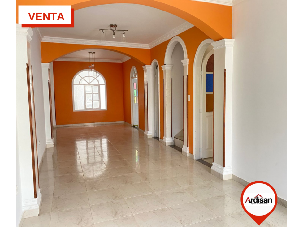 BONITA Y AMPLIA CASA DE DOS PISOS CON GARAJE (158 M2) - 1