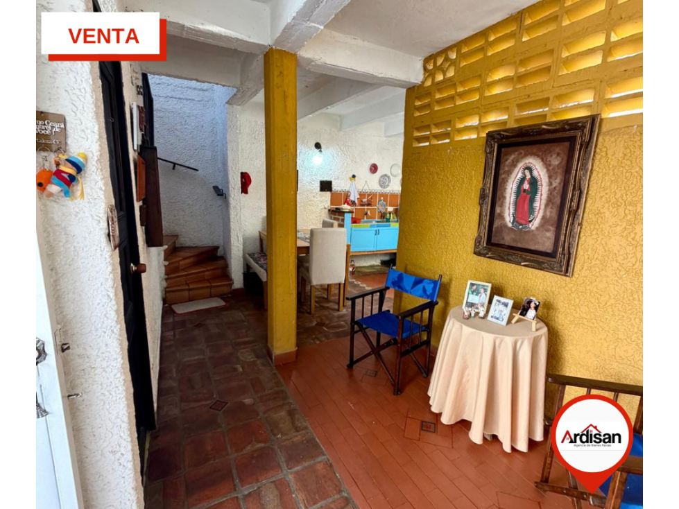 CASA CENTRAL DE DOS PISOS EN CONJUNTO CERRADO — foto 3