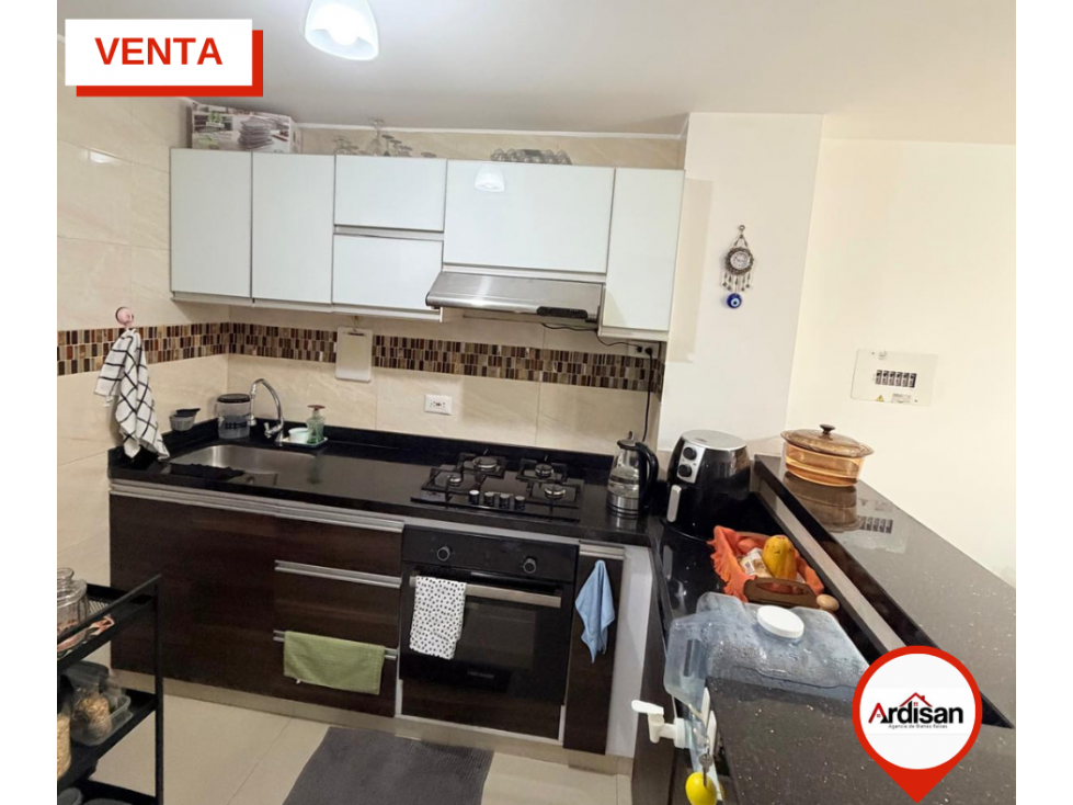 APARTAMENTO en 2DO PISO con PARQUEADERO!!! - 6