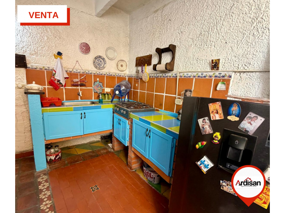 CASA CENTRAL DE DOS PISOS EN CONJUNTO CERRADO — foto 5