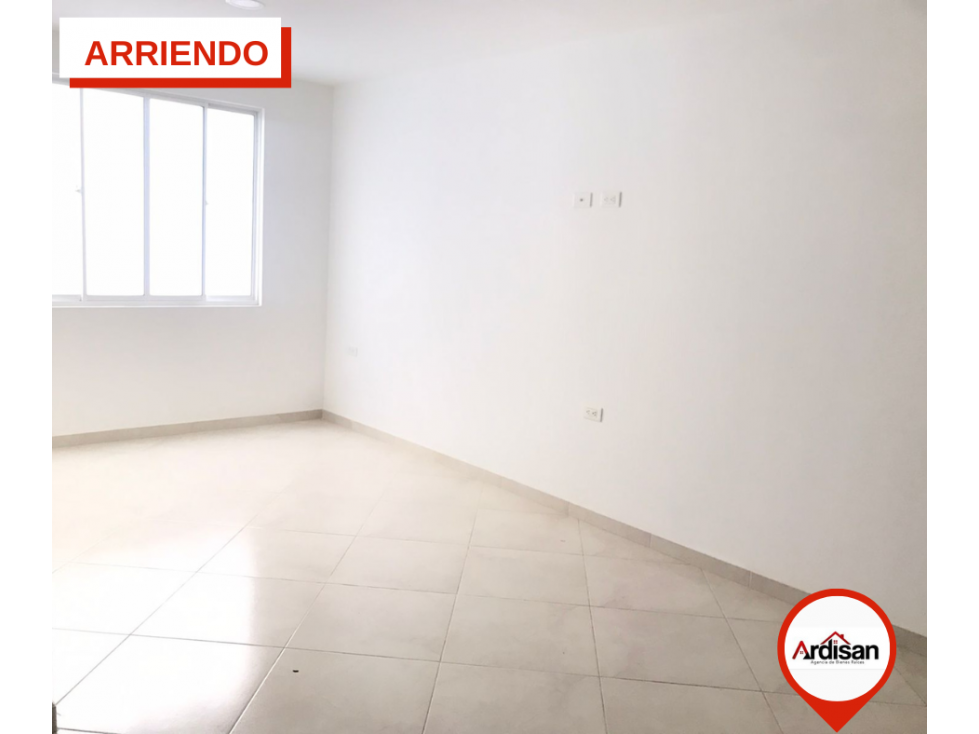 ARRIENDO APTO 204 TORRE 2 INTERNO CON PARQUEADERO - 2
