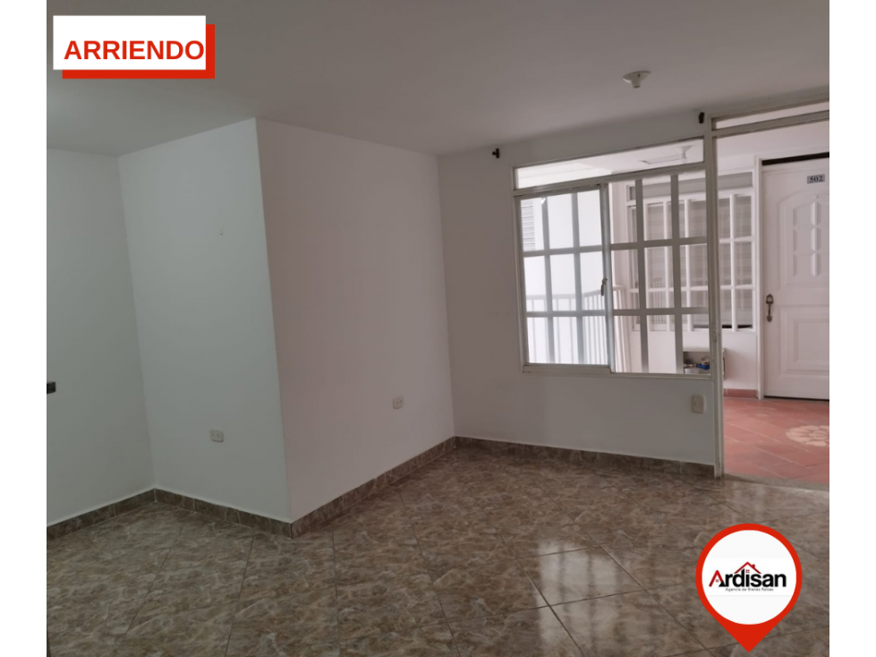 LINDO APARTAMENTO EN QUINTO PISO CON PARQUEADERO - 2