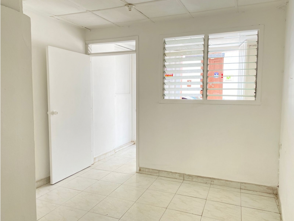 ARRIENDO LOCAL COMERCIAL CENTRAL - 6