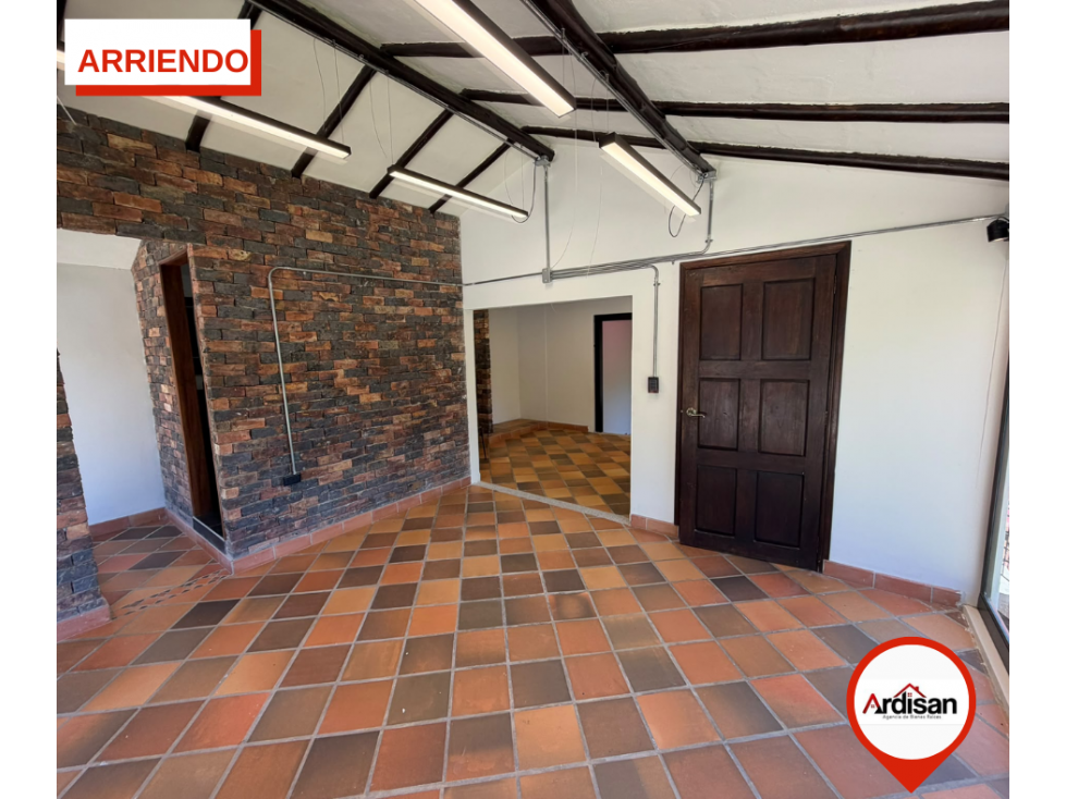 ARRIENDO LOCAL COMERCIAL AMPLIO EN SEGUNDO PISO - 4